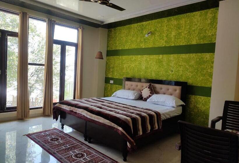 带大床的高级房间, La Montana