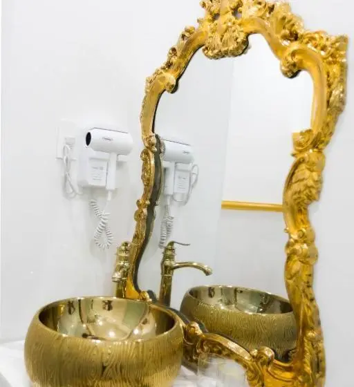 اتاق لوکس با بالکن, King Villa Quảng Ngãi