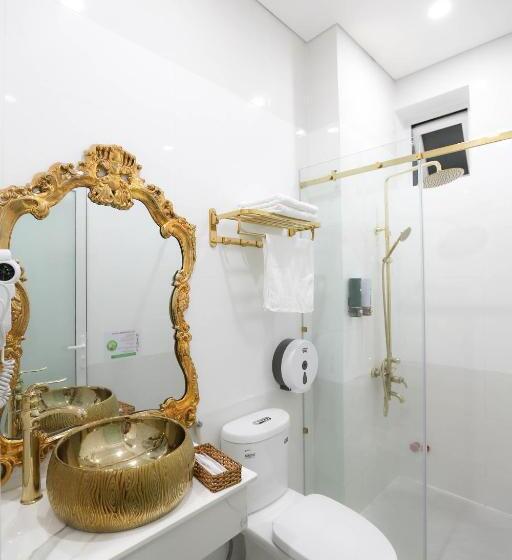 اتاق لوکس با بالکن, King Villa Quảng Ngãi