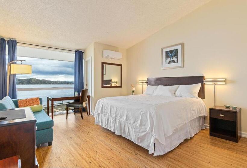 Номер Deluxe Кровать Кинг, Konocti Harbor Resort