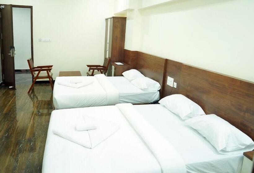 四人豪华间, Nivetha Inn