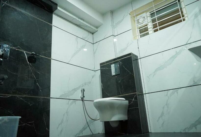 四人豪华间, Nivetha Inn