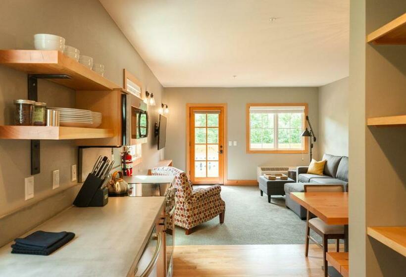 سوییت, The Suites On Main