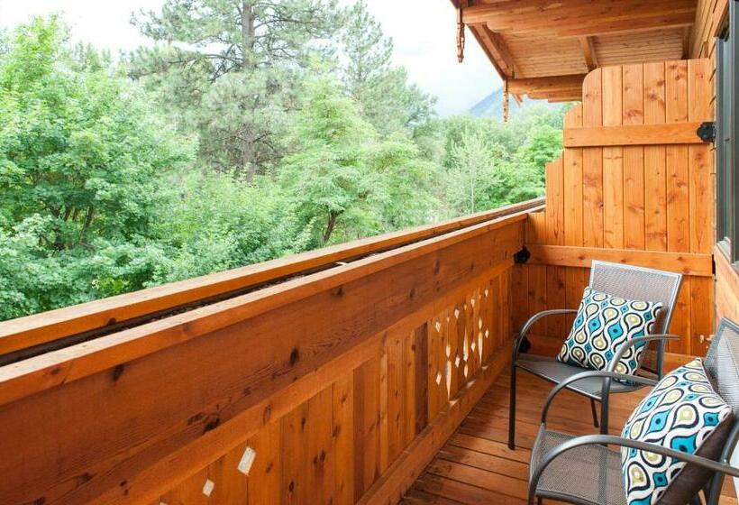 سوییت, The Suites On Main