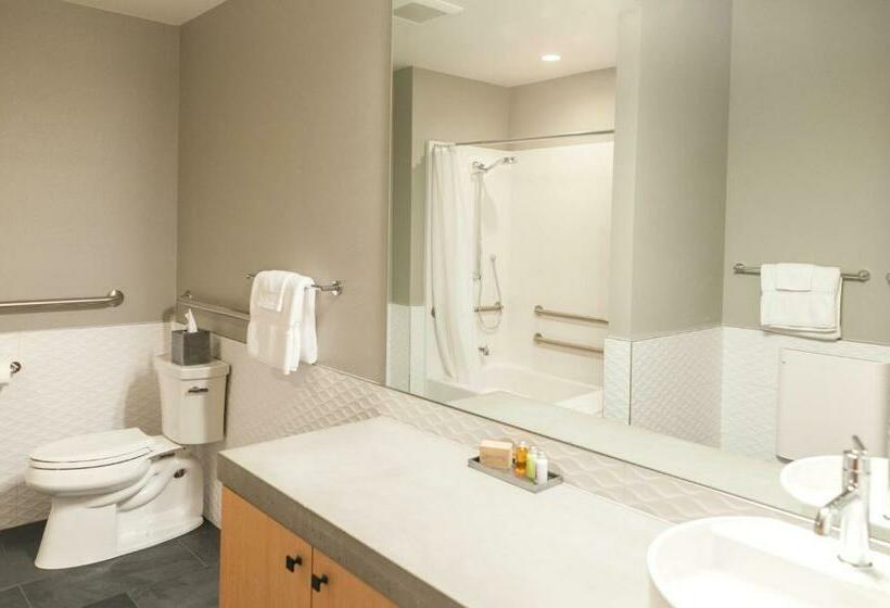 3 Bedroom Suite, The Suites On Main