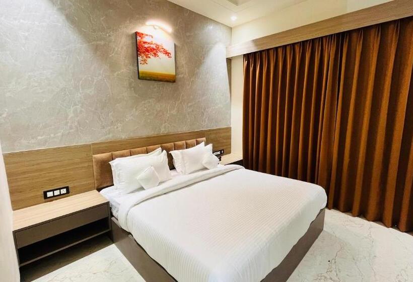 Chambre Familiale Deluxe, Aryavilas