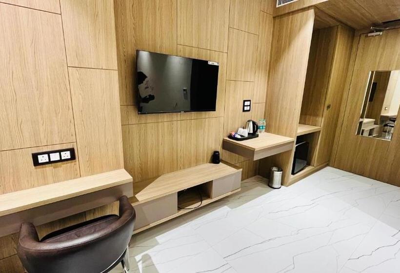 Quarto Familiar Deluxe, Aryavilas
