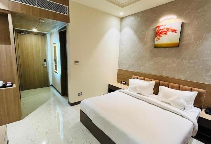 Chambre Familiale Deluxe, Aryavilas