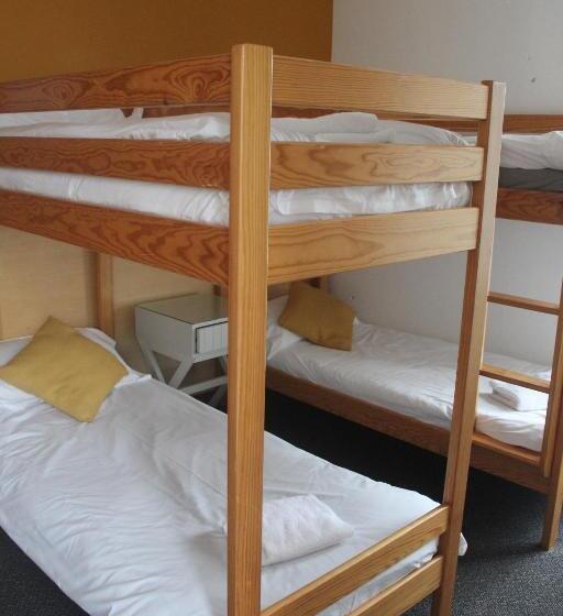 غرفة قياسية رباعية, Elemental Surf Lodge