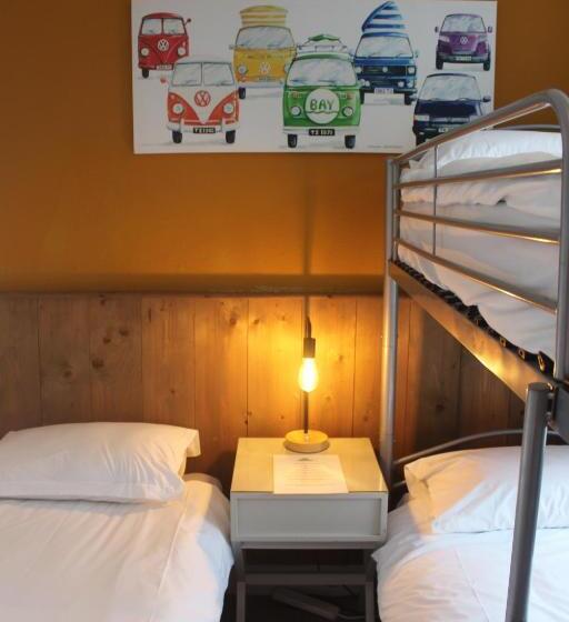 غرفة عائلية, Elemental Surf Lodge