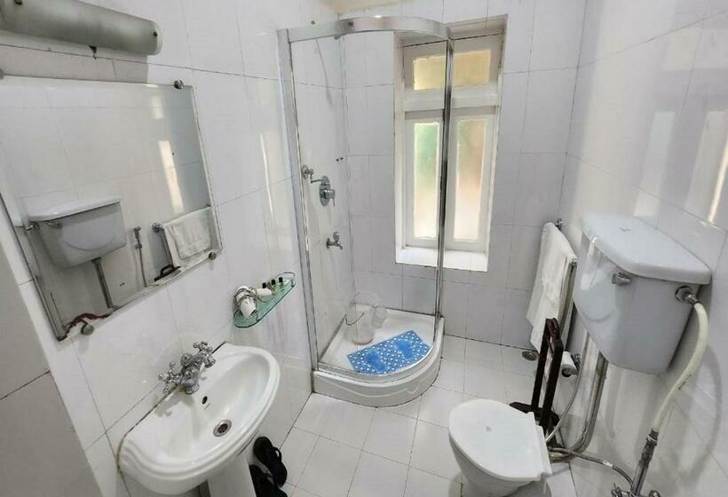 Quarto Triplo Estandar, Ivanhoe