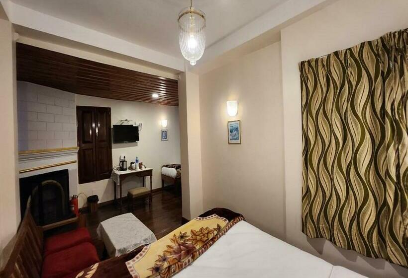 Economy Triple Room, Ivanhoe