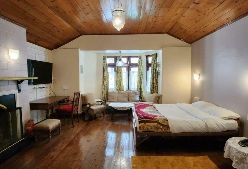 Deluxe Kolmen Hengen Huone, Ivanhoe