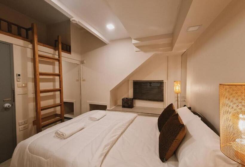 Quarto Deluxe, Suraya Bangkok