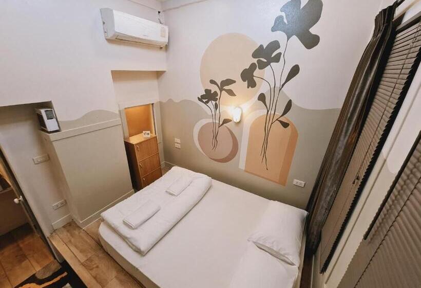 اتاق کلاسیک سه تخته, Suraya Bangkok