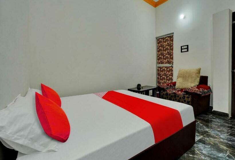 غرفة كلاسيكية ثلاثية, Pop 81282  White Town