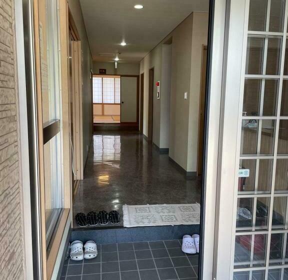 스탠다드 룸, 30畳の大広間12名宿泊可能な水月湖畔宿大五郎丸ー水月湖クルージング隣接