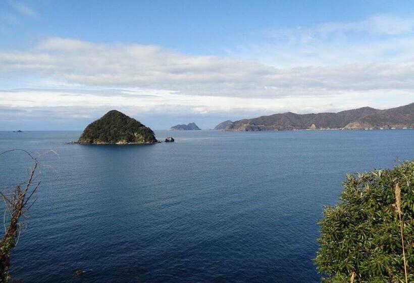 스탠다드 룸, 30畳の大広間12名宿泊可能な水月湖畔宿大五郎丸ー水月湖クルージング隣接