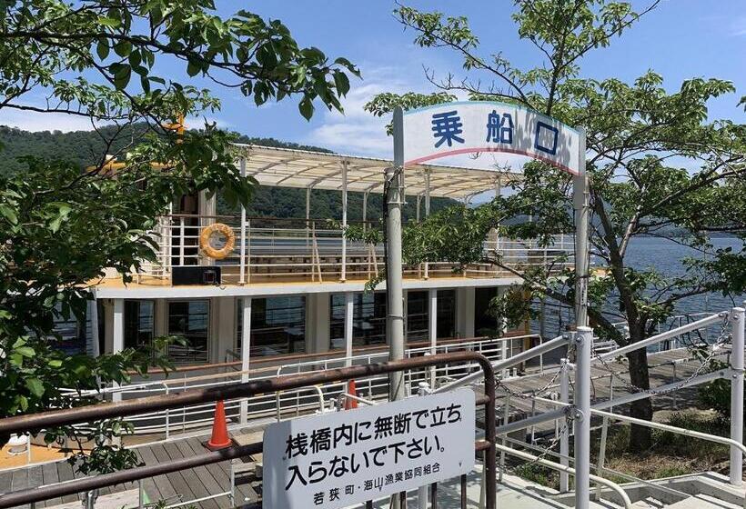 스탠다드 룸, 30畳の大広間12名宿泊可能な水月湖畔宿大五郎丸ー水月湖クルージング隣接