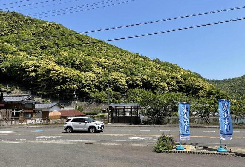 스탠다드 룸, 30畳の大広間12名宿泊可能な水月湖畔宿大五郎丸ー水月湖クルージング隣接
