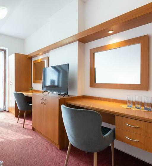 带阳台的三人标准间, Penzion Jas