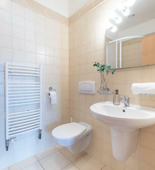 带共用浴室的标准房间, Penzion Jas