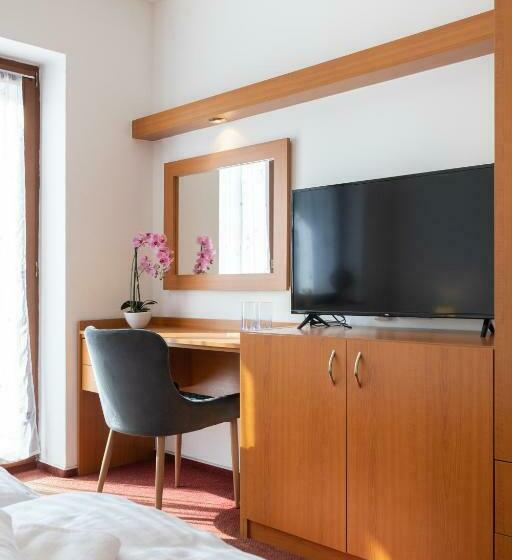 带共用浴室的标准房间, Penzion Jas