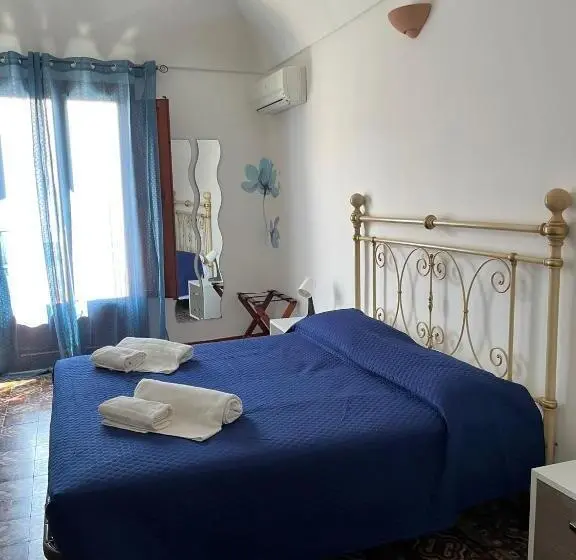 اتاق استاندارد چهار تخته, Savoia 96