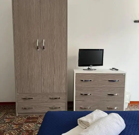 اتاق استاندارد چهار تخته, Savoia 96