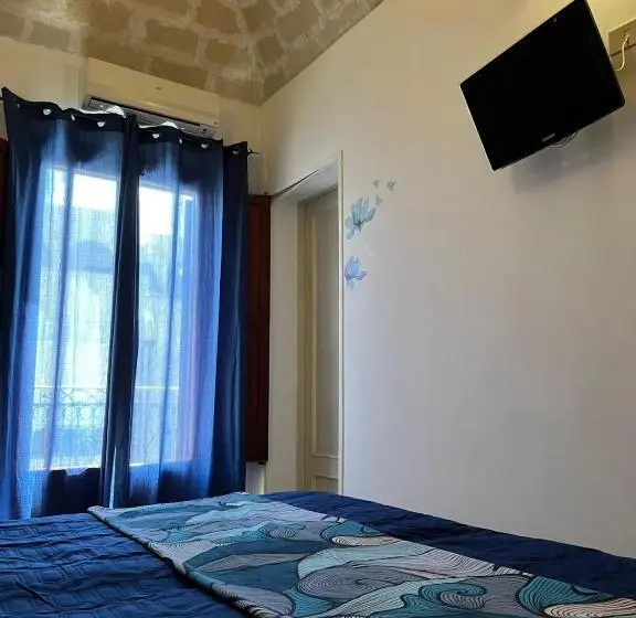اتاق استاندارد چهار تخته, Savoia 96