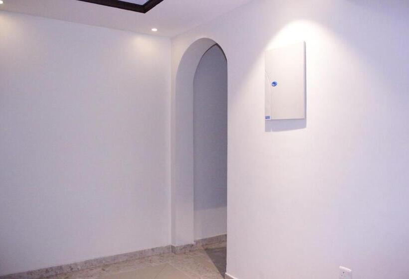 Deluxe Studio, Altamyoiz Sirved Apartments