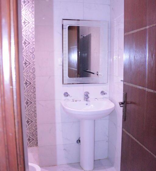 Deluxe Studio, Altamyoiz Sirved Apartments