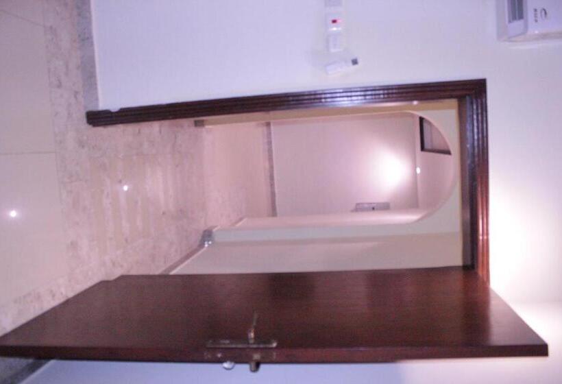 デラックストリプルルーム, Altamyoiz Sirved Apartments