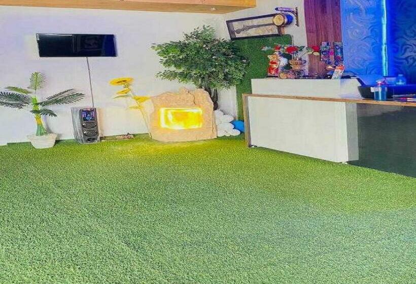 חדר קלאסי לשלושה, Oyo 89244 Saras Regidence