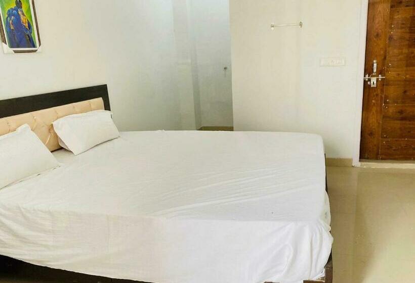 חדר קלאסי לשלושה, Oyo 89244 Saras Regidence