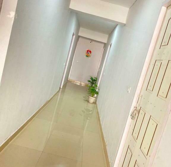 חדר קלאסי לשלושה, Oyo 89244 Saras Regidence