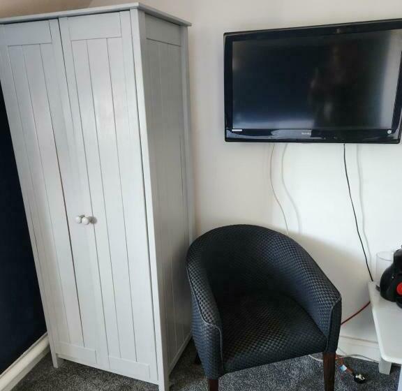 غرفة ديلوكس, The Ship Inn