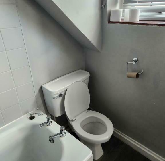 غرفة عائلية حمام مشترك, The Ship Inn