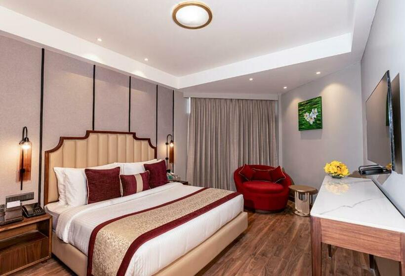 Люкс Повышенной Комфортности, Fortune Khajjiar Member Itc S Hotel Group