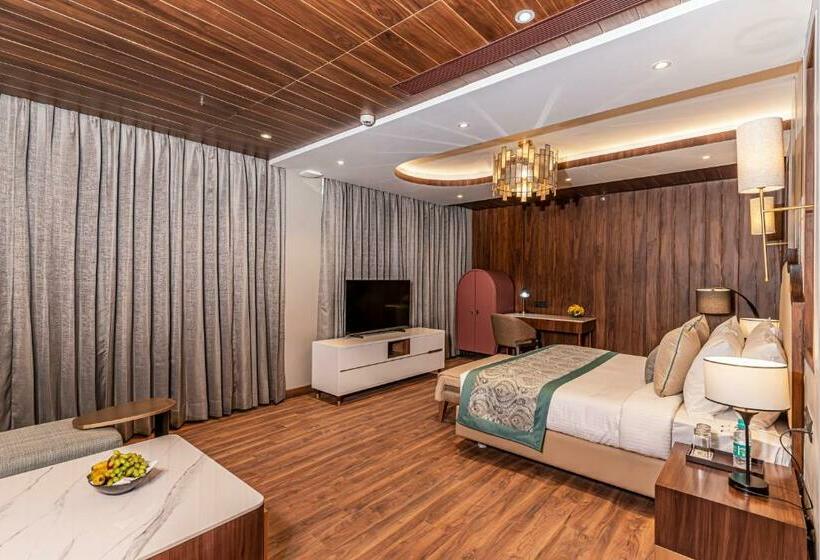 Люкс Повышенной Комфортности, Fortune Khajjiar Member Itc S Hotel Group