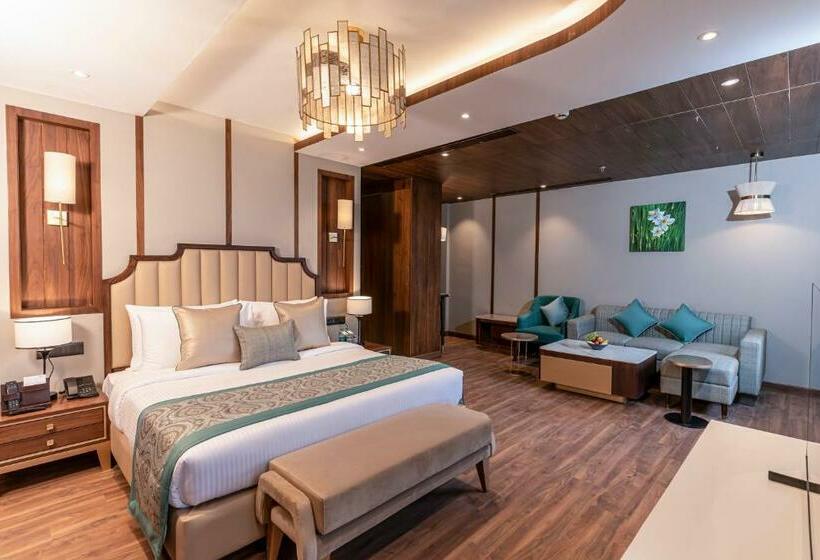 Люкс Повышенной Комфортности, Fortune Khajjiar Member Itc S Hotel Group