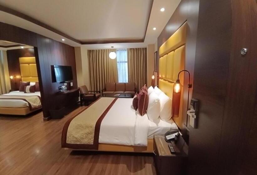 Семейный Номер, Fortune Khajjiar Member Itc S Hotel Group