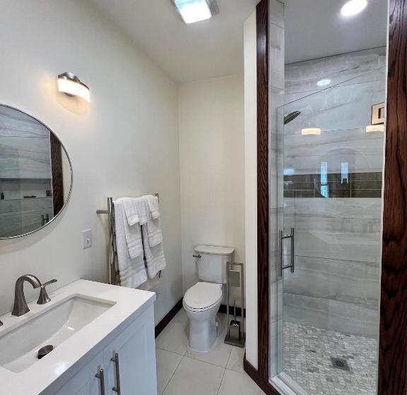 Номер Deluxe, Monterey Inn