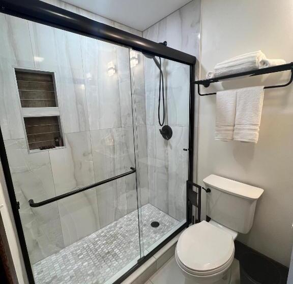 Номер Deluxe Кровать Кинг, Monterey Inn