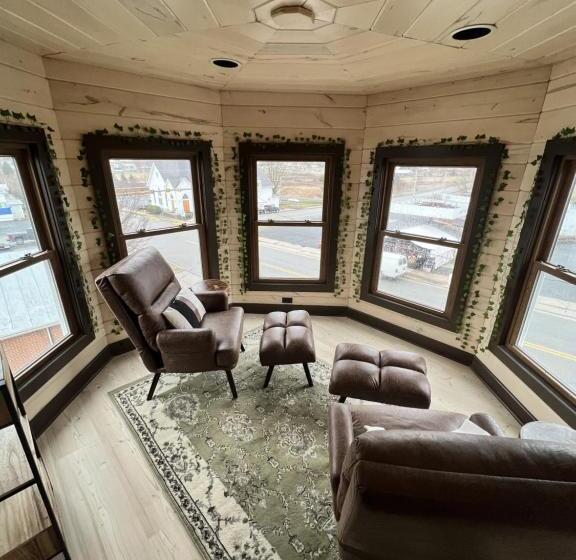 Люкс Повышенной Комфортности, Monterey Inn