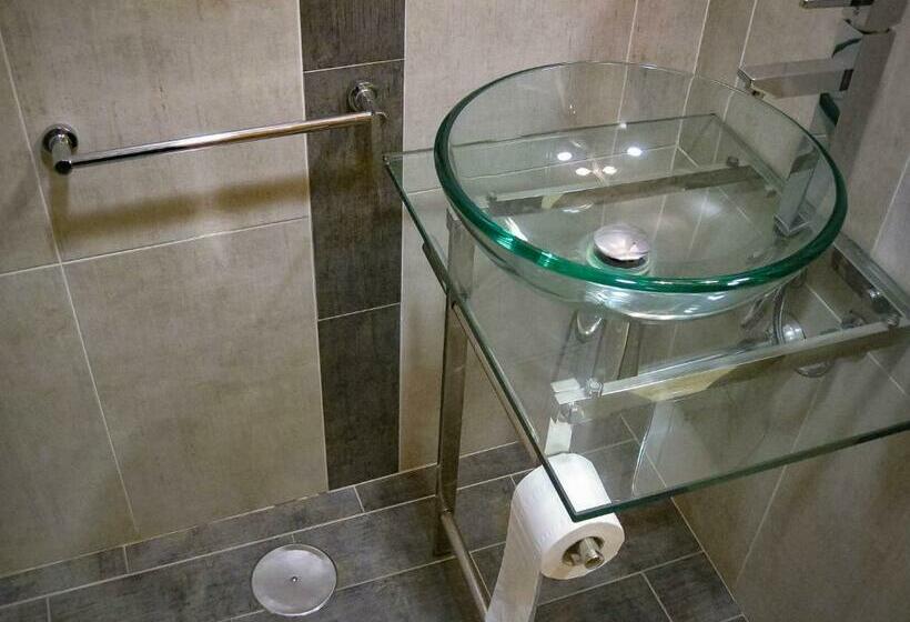 スタンダードルーム, Un Lugar En La Vecilla