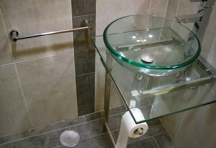 スタンダードルーム, Un Lugar En La Vecilla