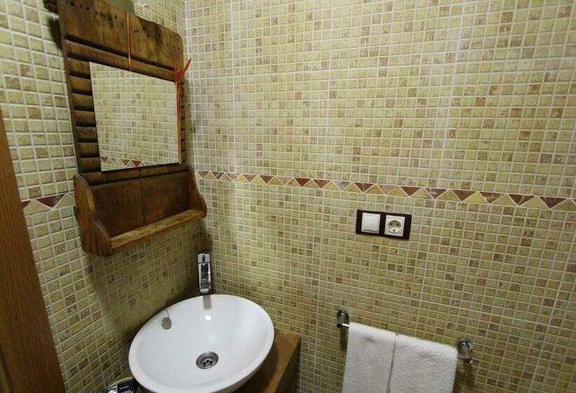 スタンダードルーム, Un Lugar En La Vecilla