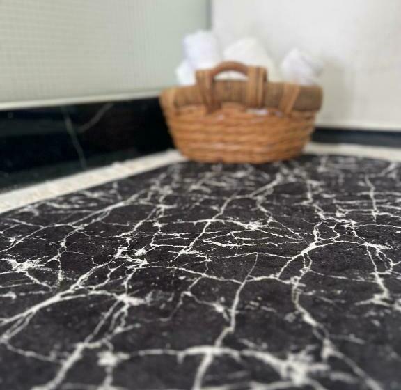 家庭间, Himalayas