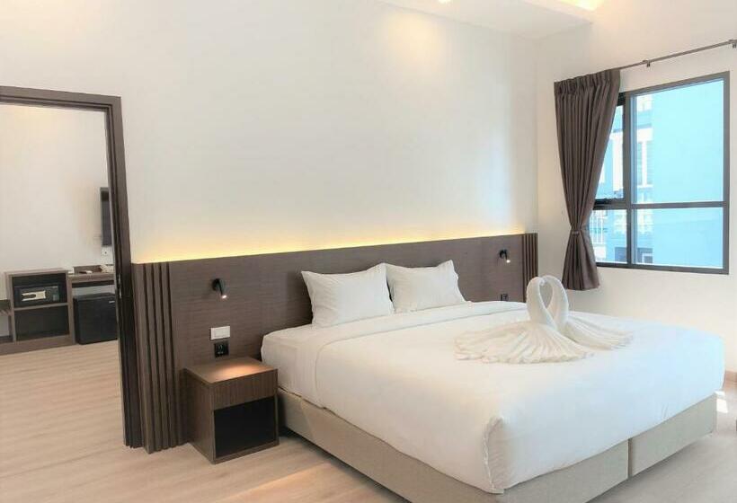 Семейный Номер, Geen Hotel Chonburi